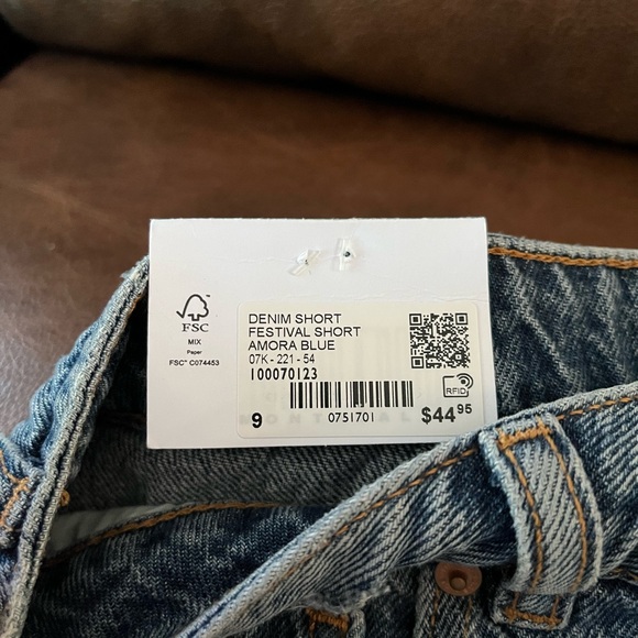 Garage festival jean shorts - Picture 3 of 3